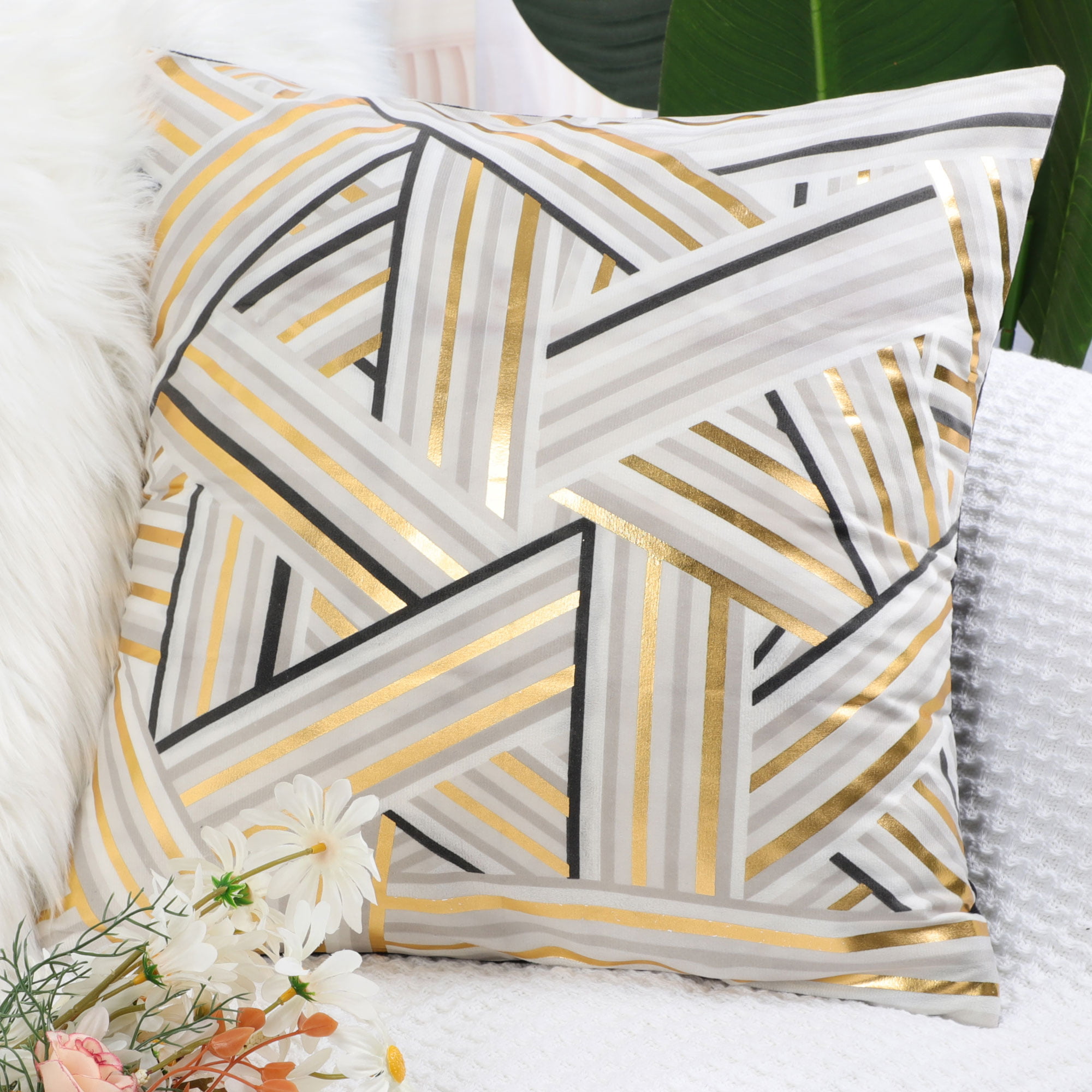 2Pcs Gold Cushion Covers Pillows Shells Cross Flowers Trellis Geometric 45x45cm 