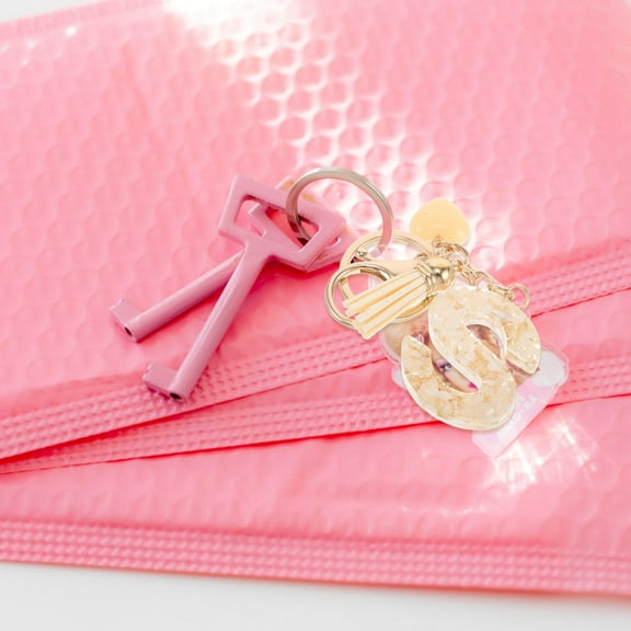 Masteelf Cute Alphabet Keychain with Heart Tassel and Lobster Clasp, Charming Initial Pendant for Women’s Bags and Backpacks