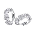 thumbnail image 2 of Pendiente de flor de ciruelo de metal duradero con diamantes de imitación plateados, hermoso pendiente para mujer (plata), 2 of 7