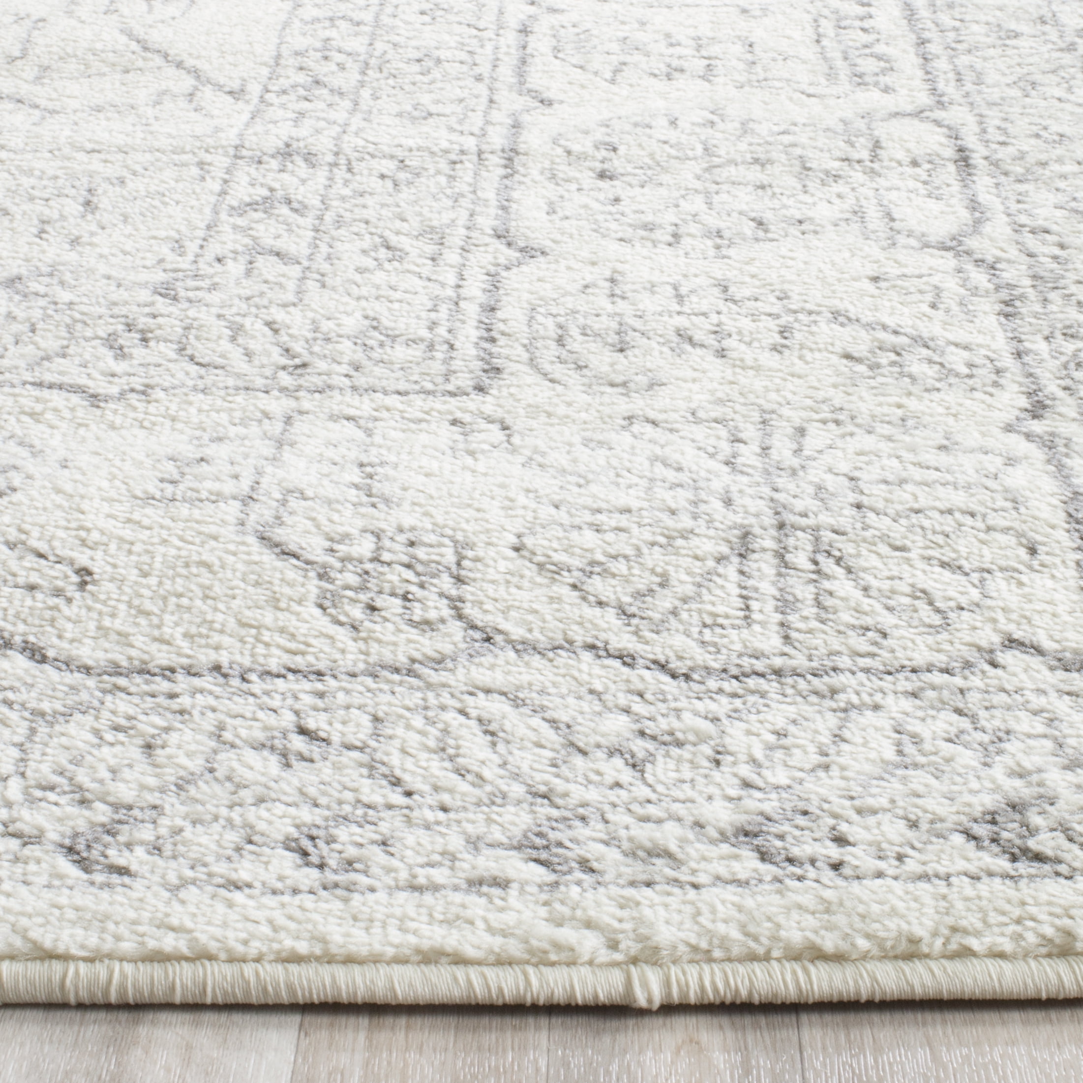Safavieh Adirondack Xavier Oriental Area Rug, Ivory/Silver, 12' x 12' Square