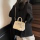 thumbnail image 3 of Bolso de mano de alta gama de estilo coreano para mujer, nuevo estilo 2025, moderno y versátil bolso de hombro tipo mensajero para desplazamientos diarios., 3 of 5