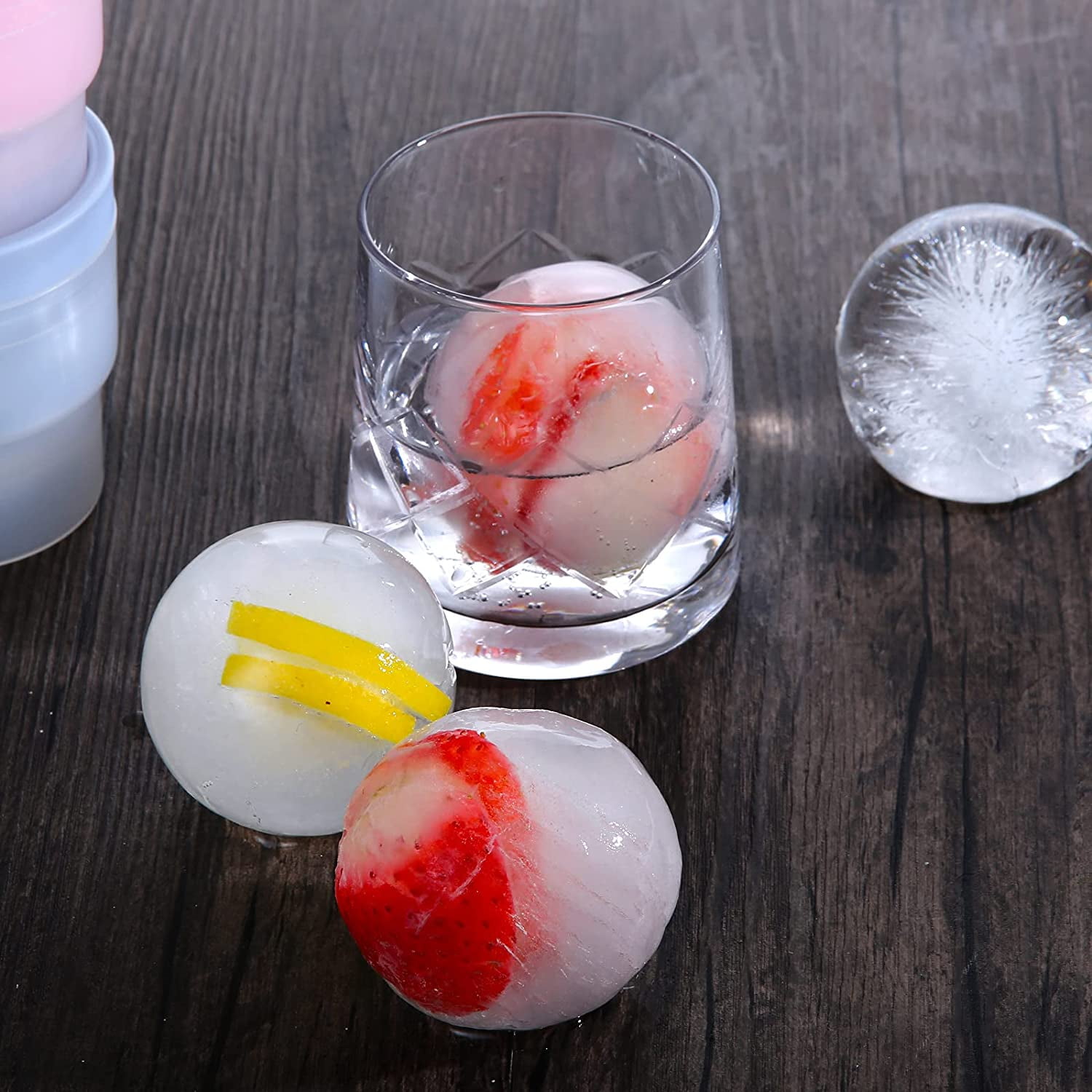 Large Ice Cube for Whiskey Cocktails and Soft Drinks,Slow Melting,Long  Lasting Chilled - grey 