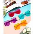 thumbnail image 2 of 8 pares de gafas de sol sin montura con forma de corazón, 2 of 3
