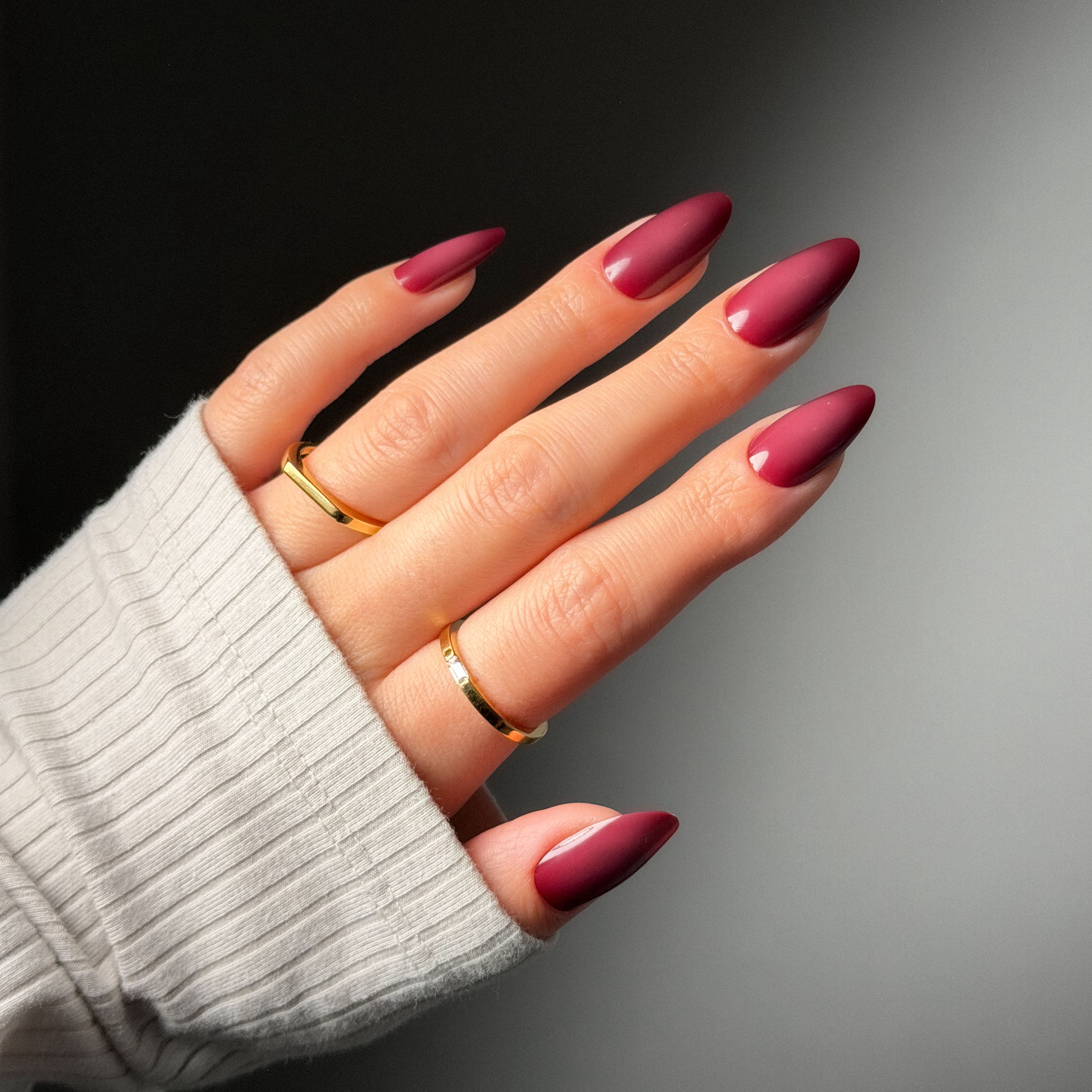 Salon Perfect Halloween Thrill Medium Almond Press-On Nails with Glue & File, Red Aura, 30 Pieces
