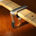 thumbnail image 3 of Capo para guitarra WINGO para guitarra acústica y eléctrica de 6 cuerdas, color plata, 3 of 9