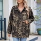 thumbnail image 4 of Chaqueta Vaquera de Mujer, Estilo Boyfriend, Extragrande, con Botones, Larga, Aberturas Laterales Estampado de Leopardo XL, 4 of 9