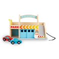 thumbnail image 4 of Estación de servicio de estacionamiento Melissa & Doug con 2 autos, 4 of 9
