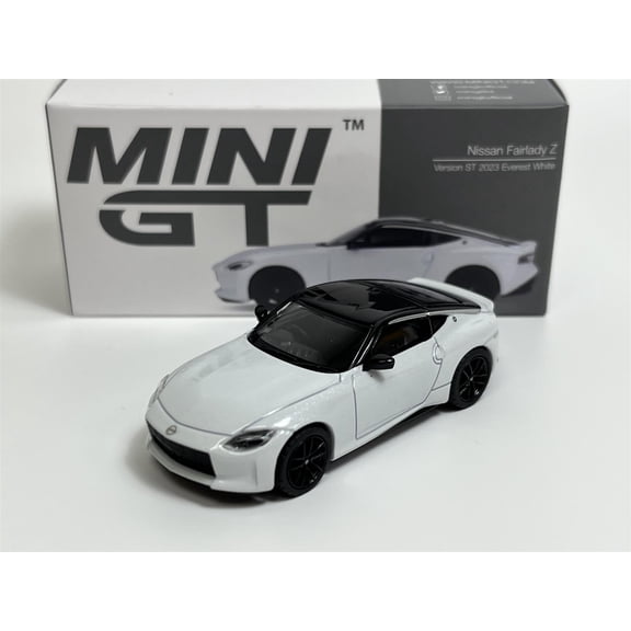 Nissan Fairlady Z Version ST 2023 Everest White RHD 1:64 Scale Mini GT MGT00598R