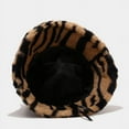thumbnail image 4 of CoCopeanut Topi Ember Berbulu Bulu Palsu Pola Zebra Musim Dingin Topi Matahari Hangat Luar Ruangan Wanita Topi Nelayan Berbulu Beludru Lembut Mode Wanita Panama, 4 of 6
