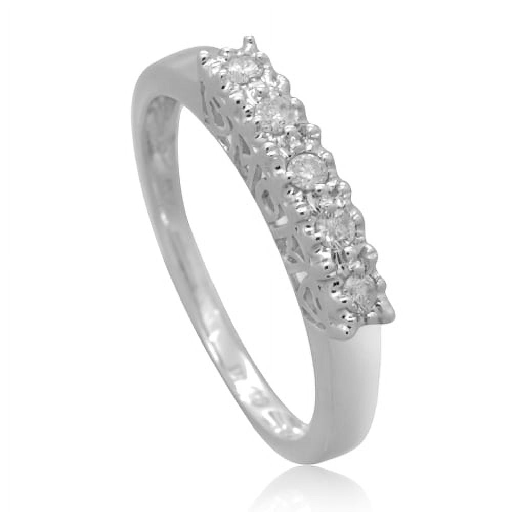 10K White Gold 0.15 CTTW Diamond Fashion Ring