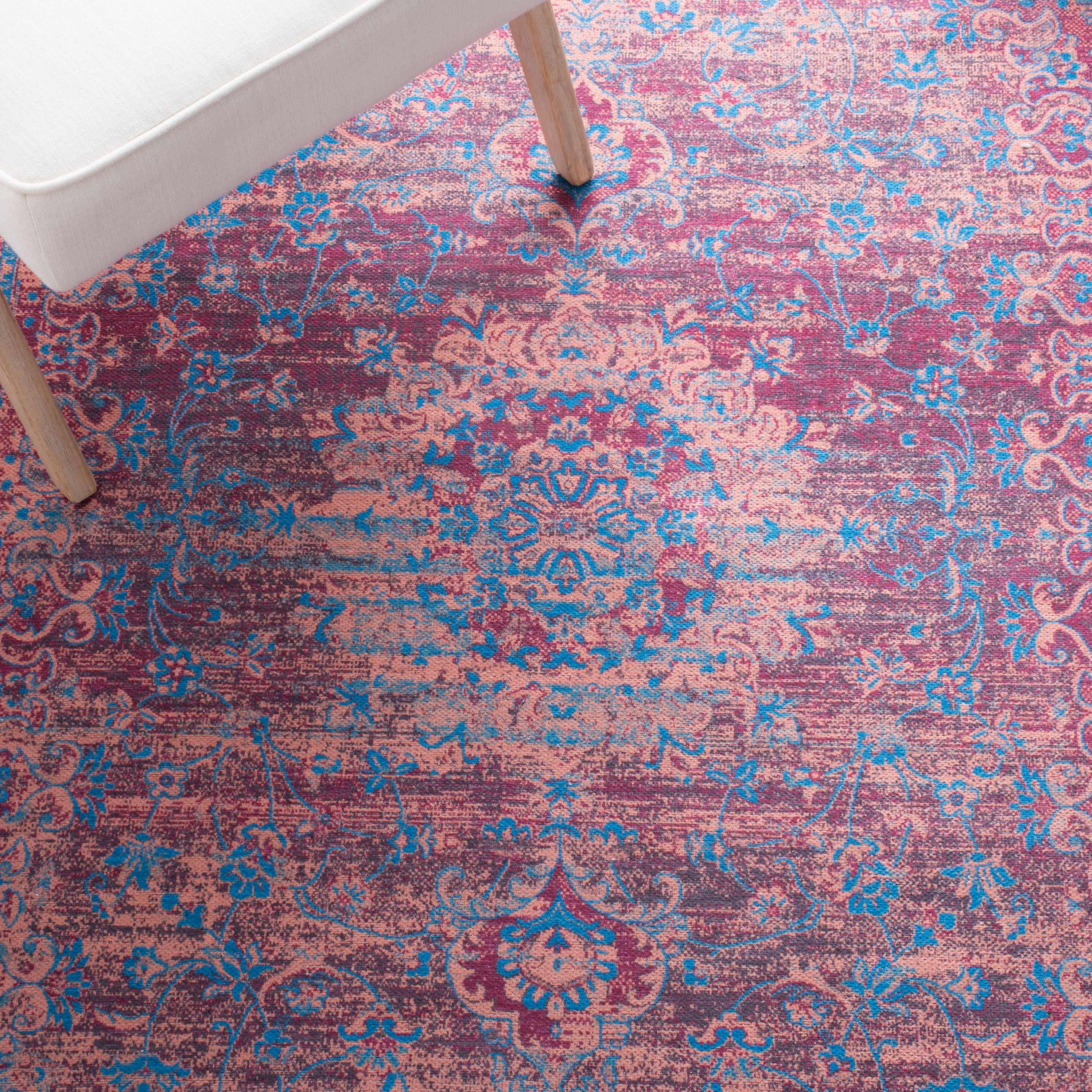 SAFAVIEH Serapi Collection SEP550D Gold / Blue Rug