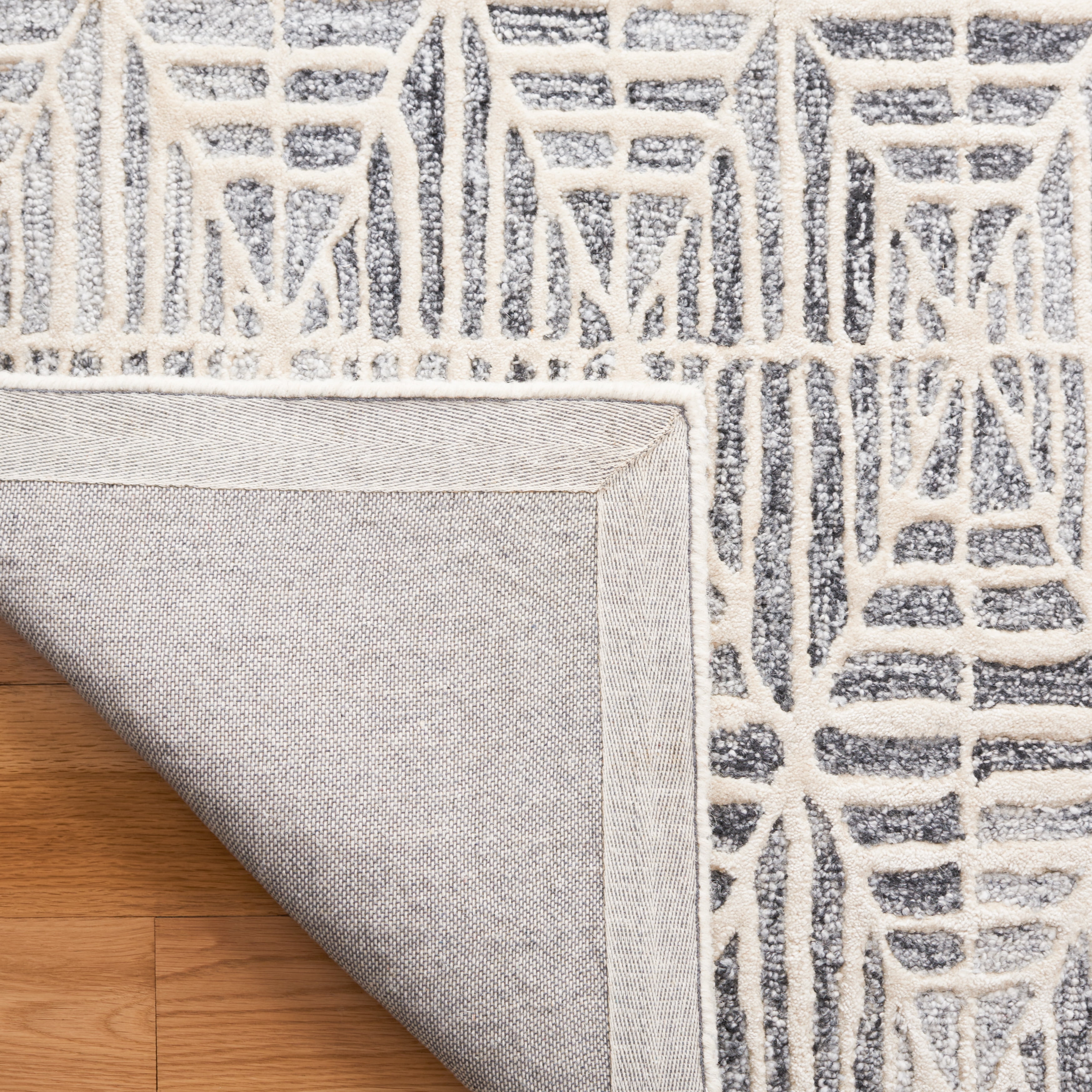 SAFAVIEH Ebony Abraham Diamond Area Rug, Grey/Ivory, 8' x 10'