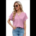 thumbnail image 2 of Camisetas de Mujer con Cuello en V y Botones, Corta, Corte Holgado, Informal, de Verano, Color Rosa, Talla M, 2 of 9