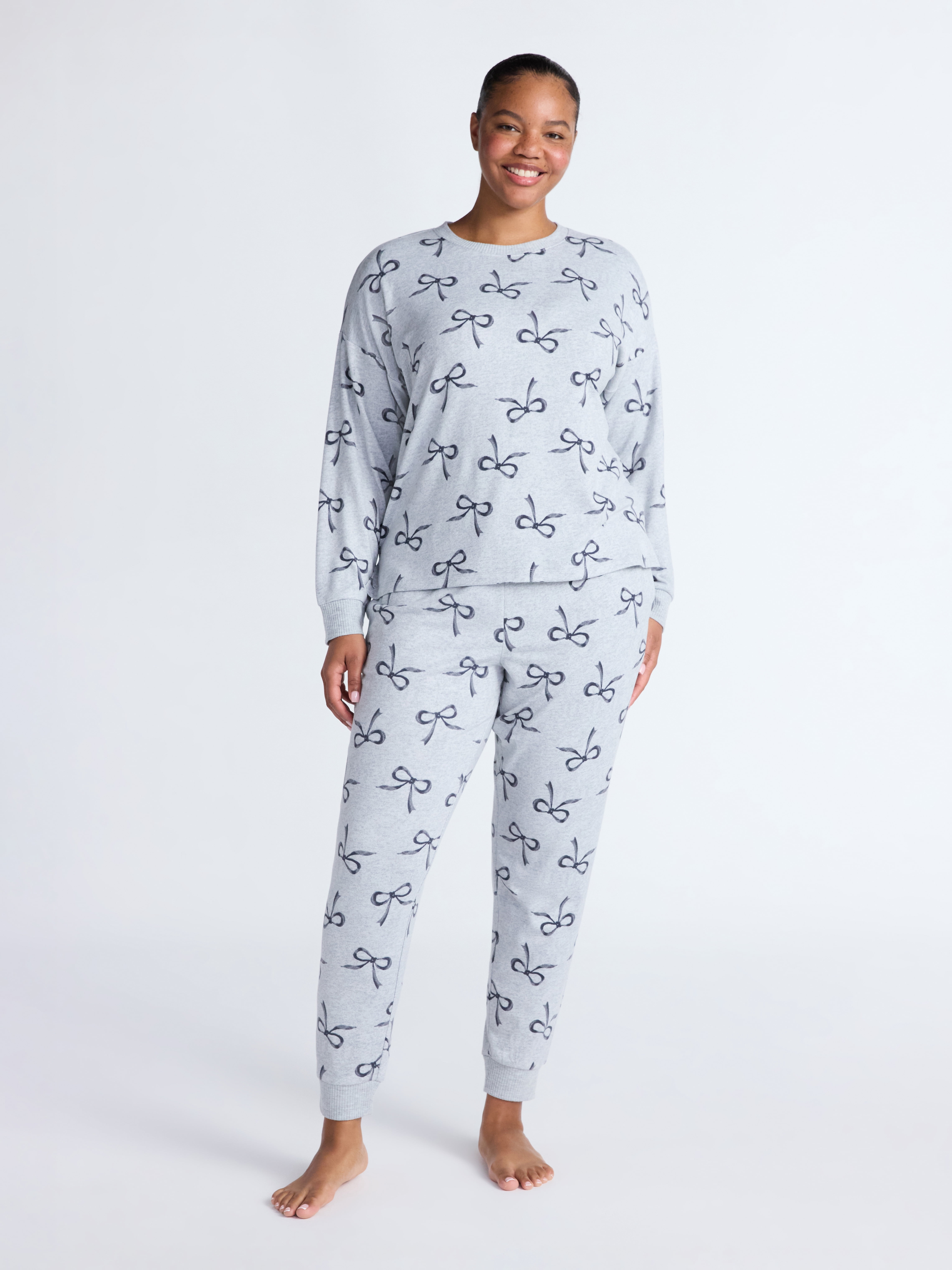 Joyspun Women's Cozy Lounge Collection Hacci Knit Long Sleeve Top and Joggers Pajama Set, Sizes XS-3X