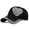 thumbnail image 3 of Gorra de béisbol Trucker de algodón lisa con diseño de corazón de perlas, 3 of 3
