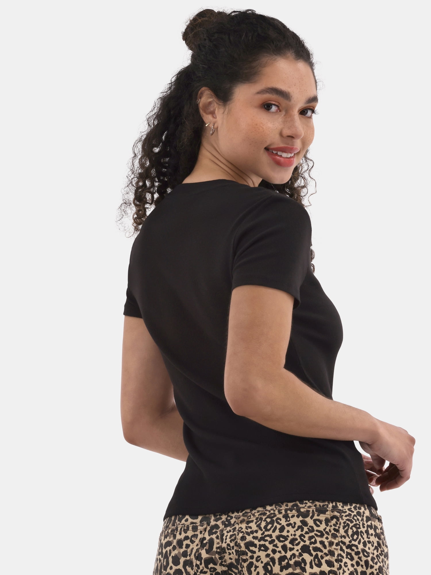 No Boundaries Women's Ribbed Crewneck Tee with Short Sleeves