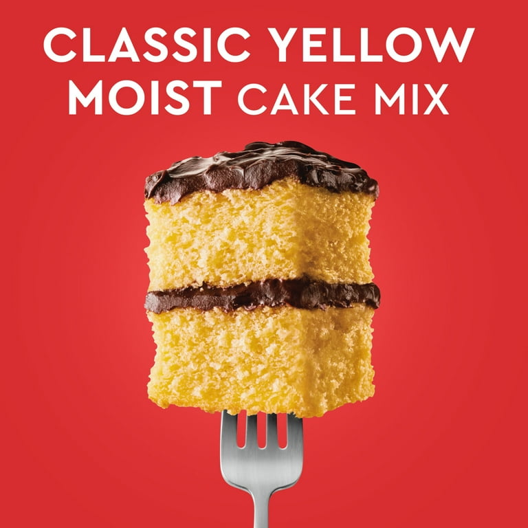 Duncan Hines Classic Yellow Deliciously Moist Cake Mix 15.25 oz