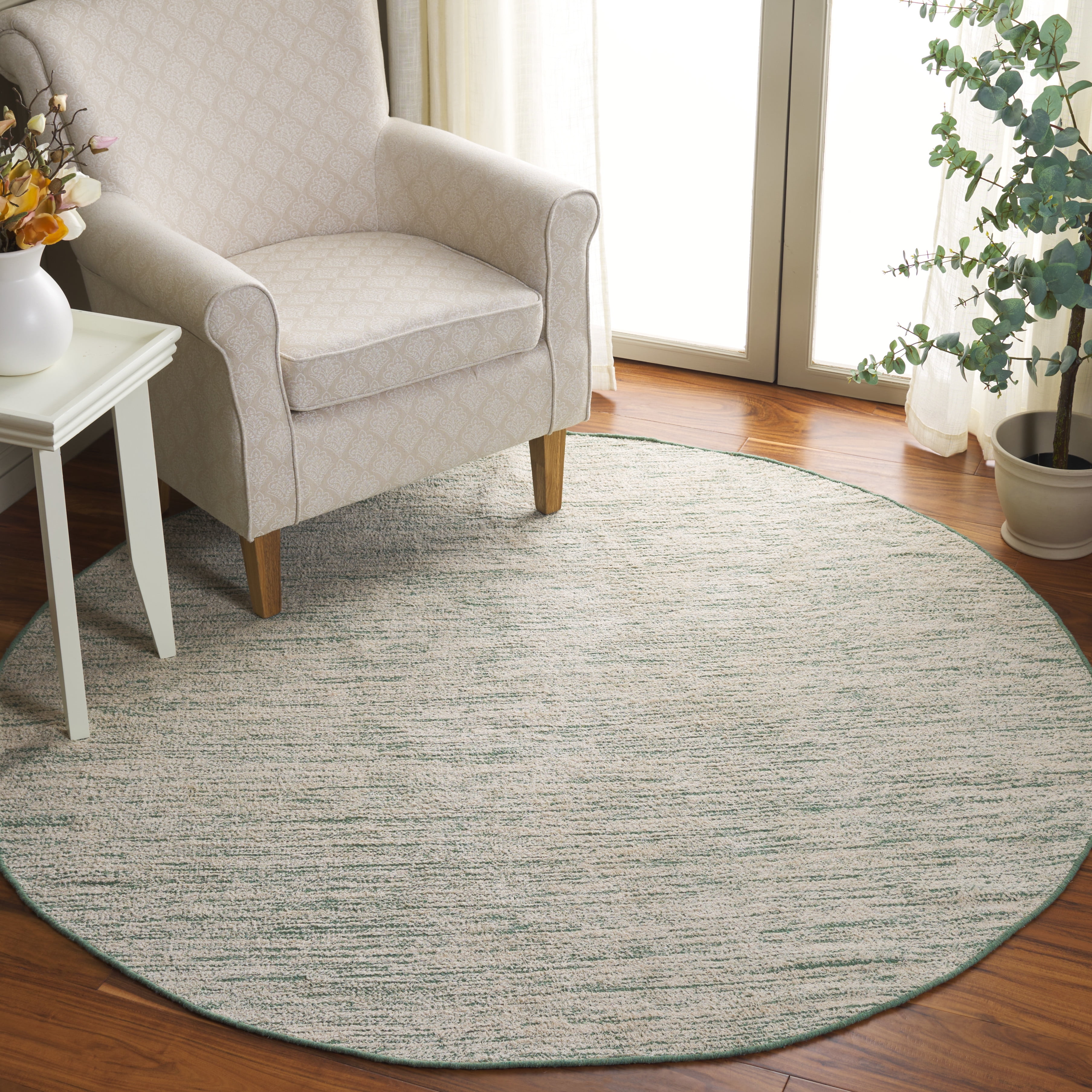 SAFAVIEH Montauk Anderson Distressed Area Rug, Ivory/Green, 6' x 6' Round