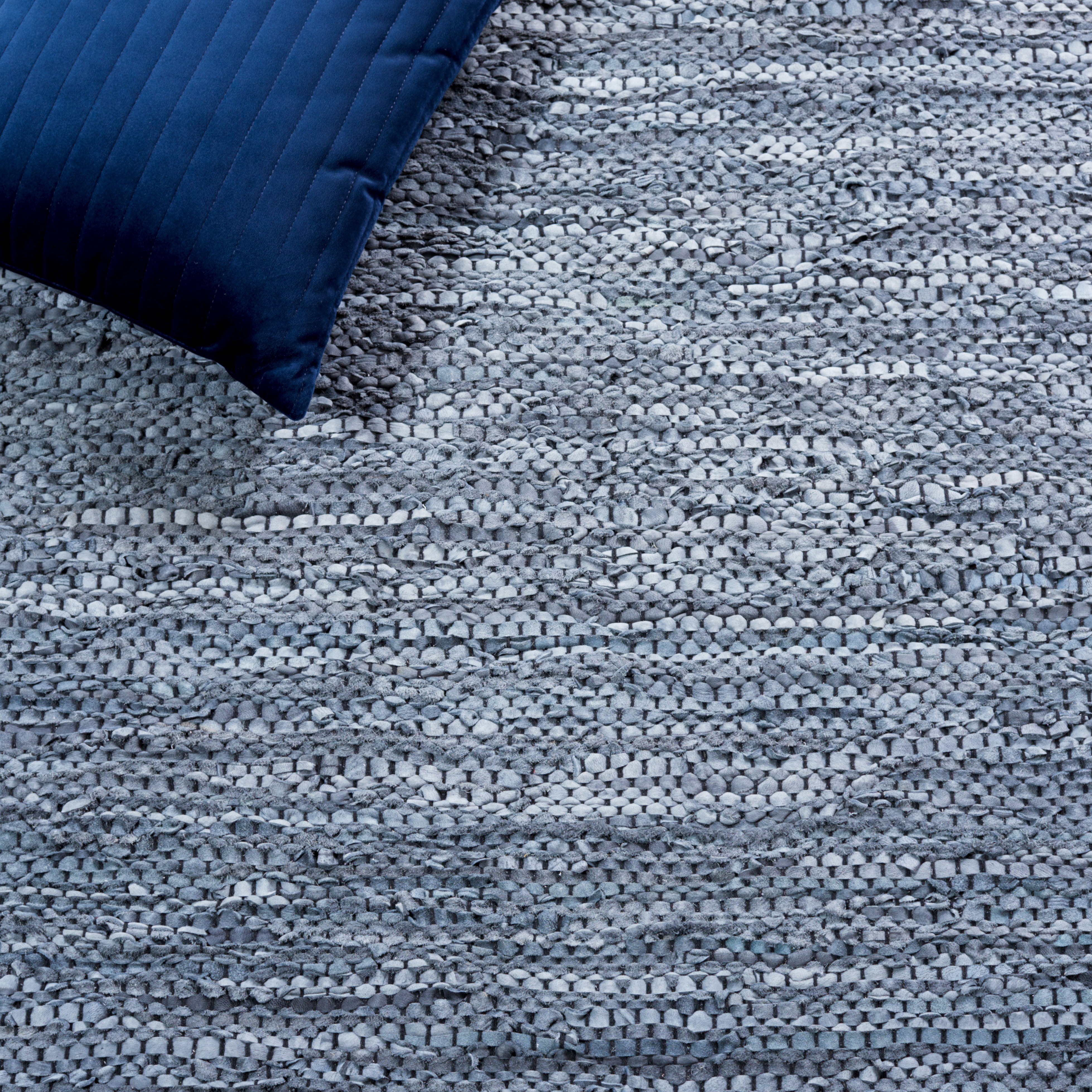 SAFAVIEH Vintage Leather Alexander Striped Area Rug, Grey/Ivory, 4' x 6'