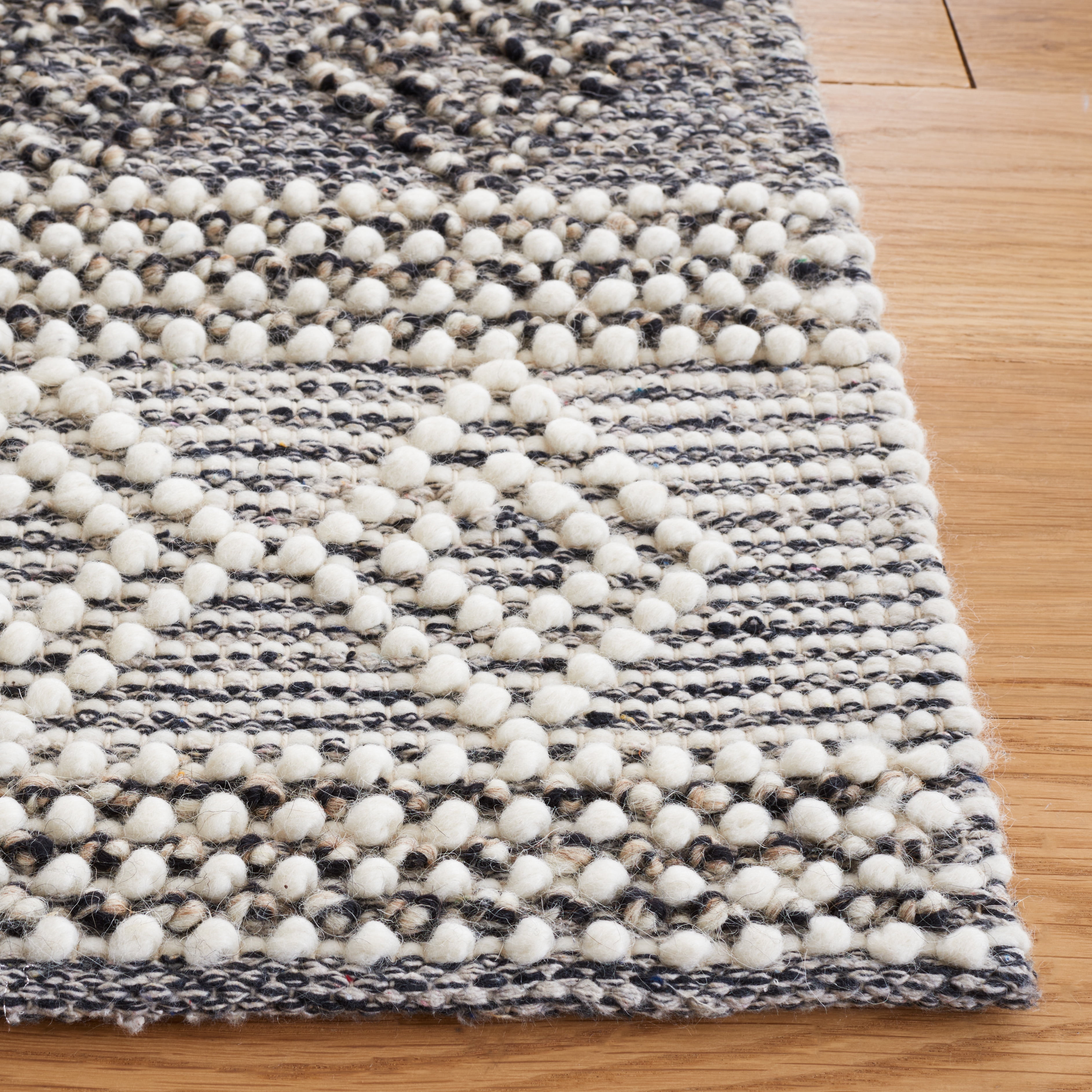 SAFAVIEH Natura Elinor Geometric Striped Area Rug, Ivory/Black, 3' x 5'