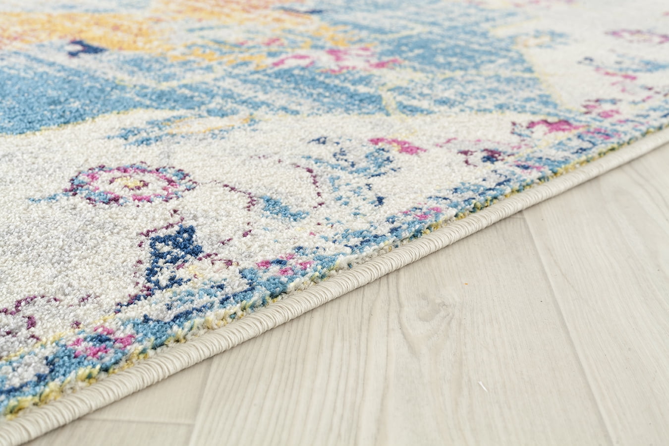 United Weavers Caledonia Mireya Farmhouse Medallion Area Rug, Blue, 12'6" x 15'