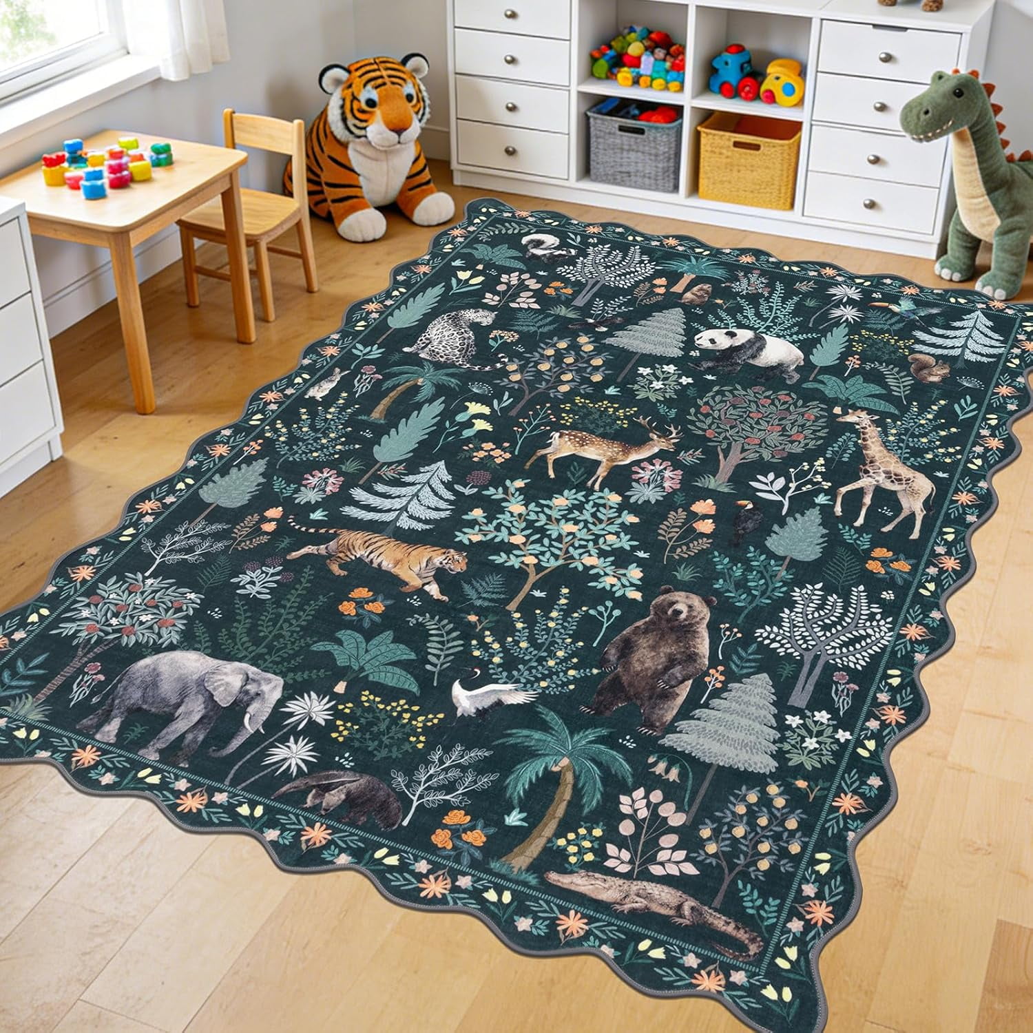 MJIAexp Jungle Animal Print 5x7 Area Rugs for Living Room, Green Soft Washable Rugs for Bedroom Ultra-Thin Non-Slip Modern Rug, Stain Resistant Rug Carpet for Dining Room
