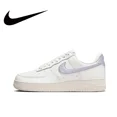 thumbnail image 3 of Zapatillas Nike originales Air Force 1 07 de caña baja, cómodas y casuales para exteriores, color negro, blanco y rojo, 3 of 5