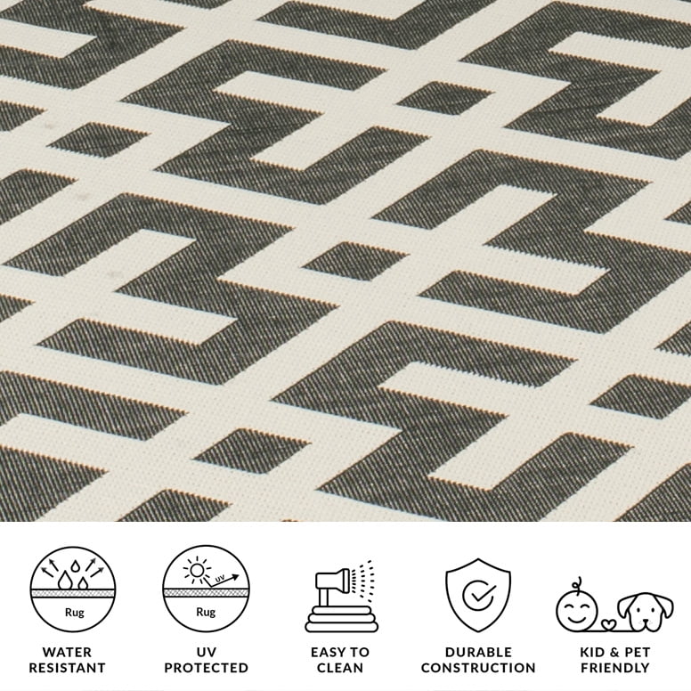 Safavieh Courtyard Alvin Geometric Indoor/Outdoor Area Rug, Black/Beige, 5'3" x 7'7"