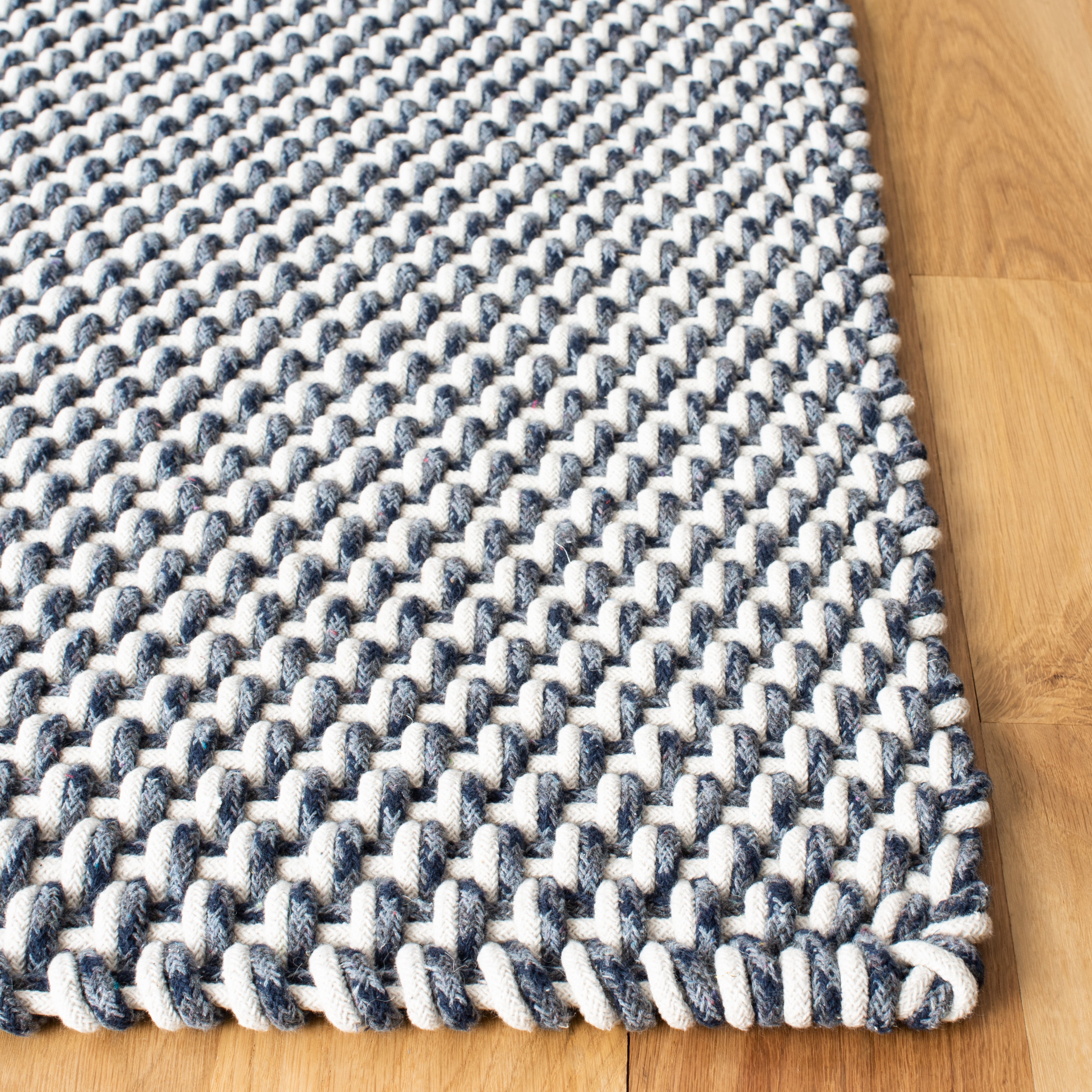 SAFAVIEH Salem Corynn Solid Cotton Area Rug, Dark Blue, 8' x 10'