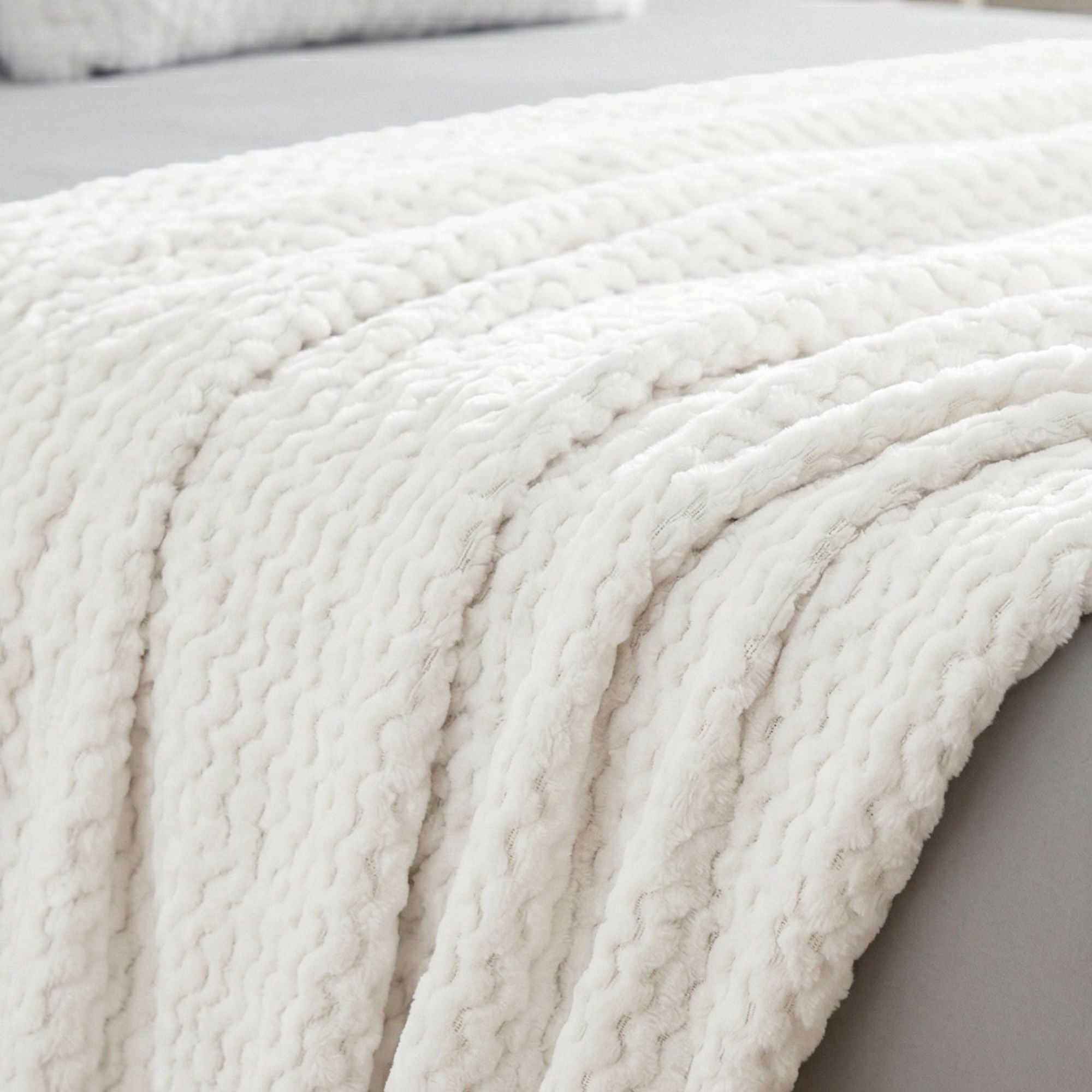 Superior Lily Pebbled Fluffy Fleece Blanket, King Size, White