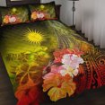 thumbnail image 1 of Islas Marshall Juego de Cama Colcha - Ballena Jorobada con Flores Tropicales (Amarillo), 1 of 5