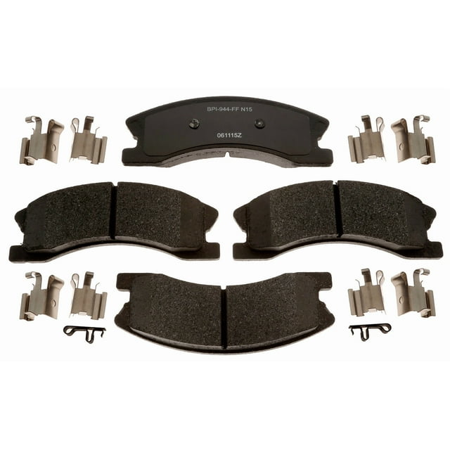 Compatible avec Jeep Grand Cherokee 1999-2004, Plaquette de Frein Raybestos MGD945MH R-Line; Remplacement OE; Métallique; Inclus Matériel de Montage