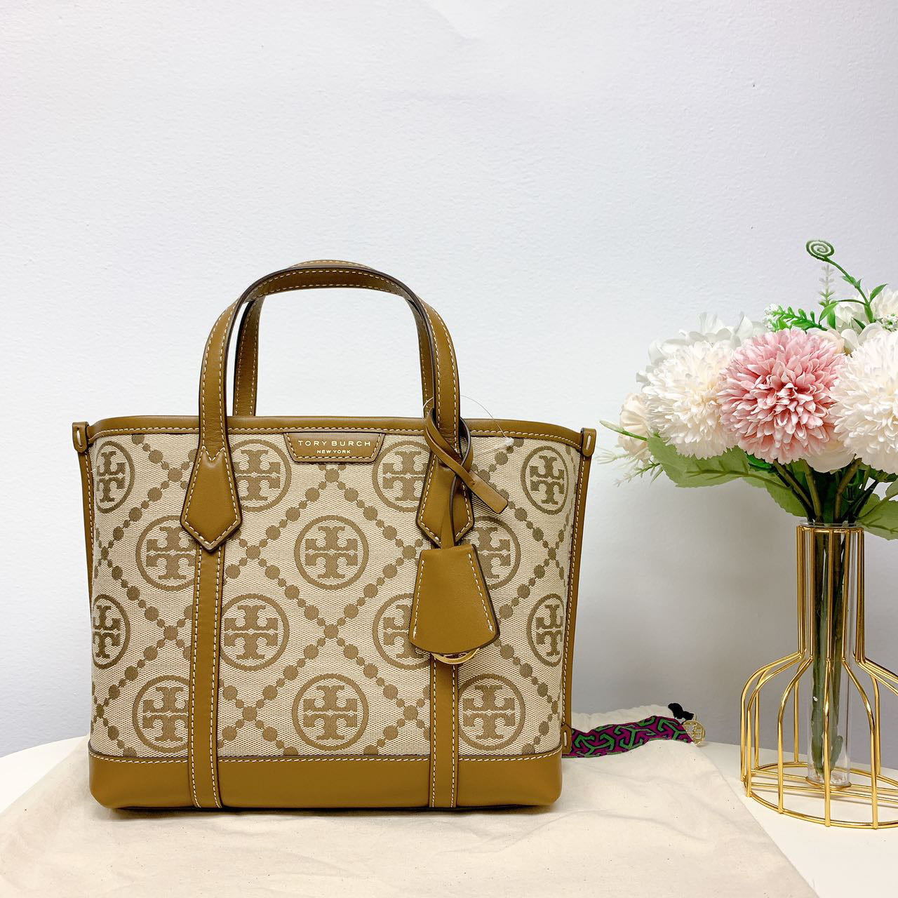 Tory Burch Perry T Monogram Jacquard Triple-Compartment Tote US448