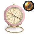 thumbnail image 2 of Relojes de mesa pequeños, reloj despertador de mesa clásico que no hace tictac, reloj de astronauta de escritorio con pilas para sala de estar, dormitorio, mesita de noche, decoración interior, 2 of 8