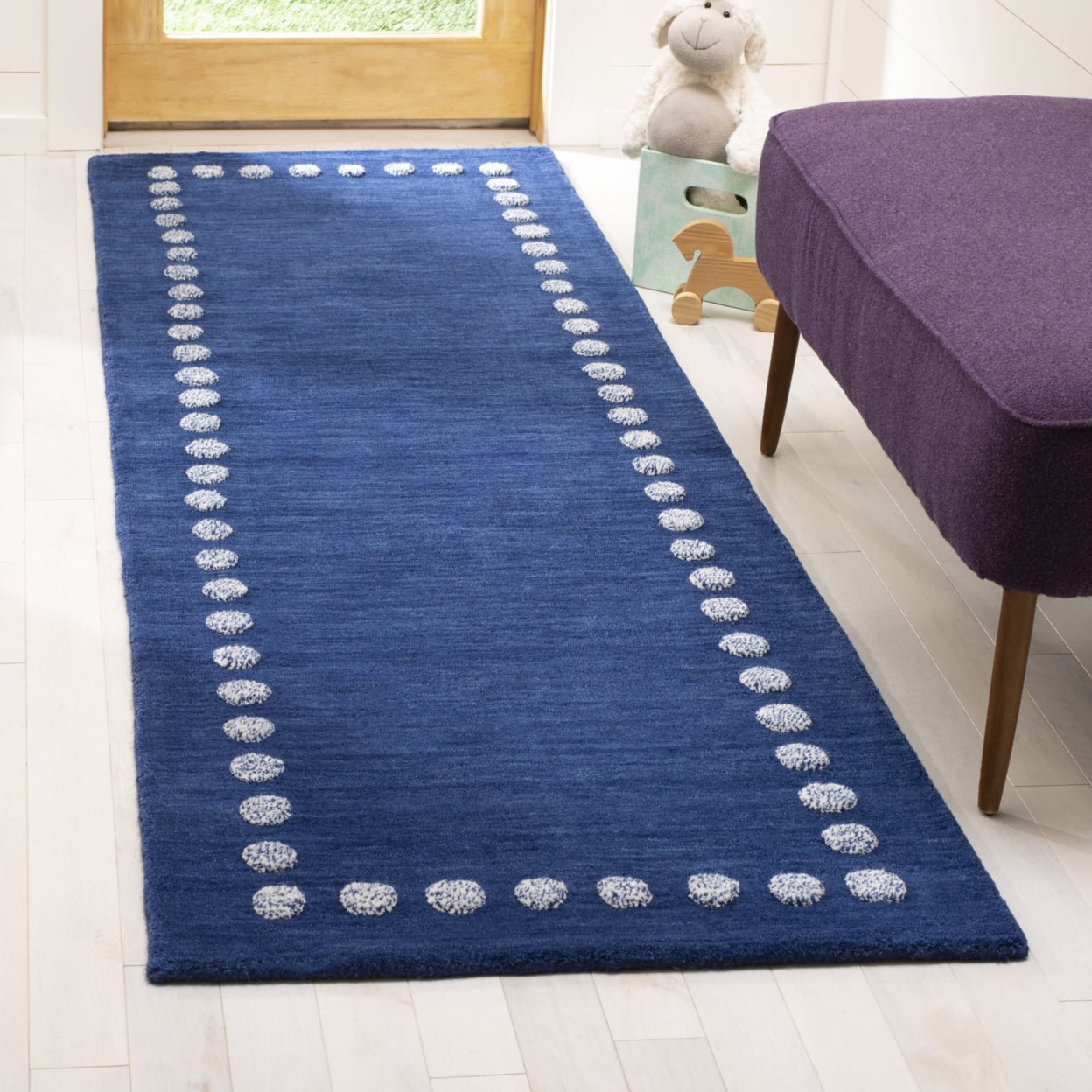 SAFAVIEH Kids Dotted Border Area Rug, Navy, 3' x 3' Square