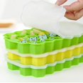 thumbnail image 3 of Juego de 4 bandejas para cubitos de hielo de silicona con tapa, ahorran espacio, apilables, 3 of 5