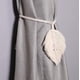 thumbnail image 4 of 2 piezas de amarres de cortina trenzados a mano, cuerda para amarres de cortina, cuerda con forma de hoja, amarres de cortina, accesorios decorativos para ventanas del hogar, 4 of 5