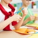 thumbnail image 3 of 4 tijeras para niños pequeños, tijeras de seguridad para niños, tijeras de seguridad de plástico para niños, tijeras de entrenamiento preescolar de dos colores para herramientas de corte, suministros, 3 of 5