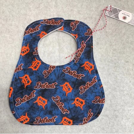 

Detroit Bib