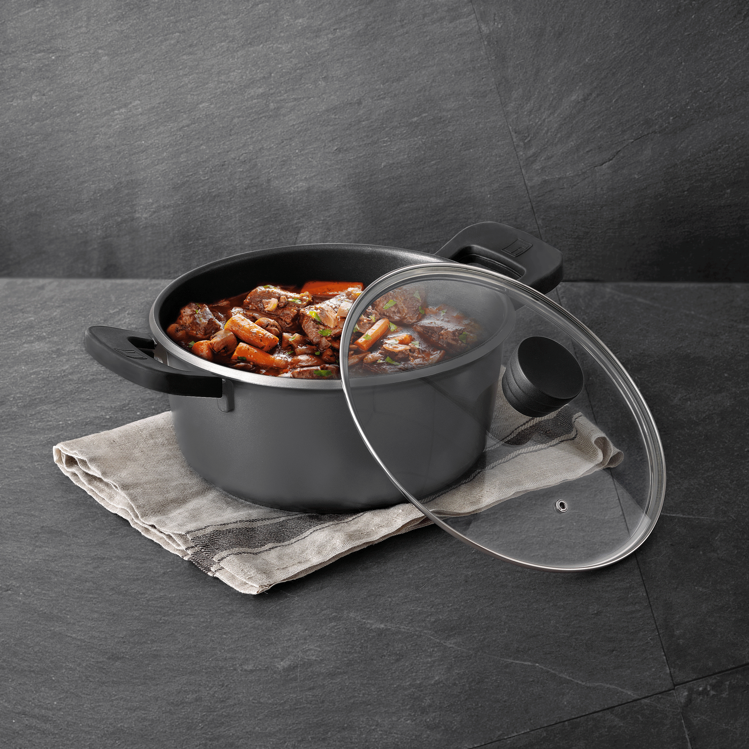 Westinghouse 9” 4 QT. Black Cast Aluminum Dutch Oven With Quantanium  Non-stick Coating