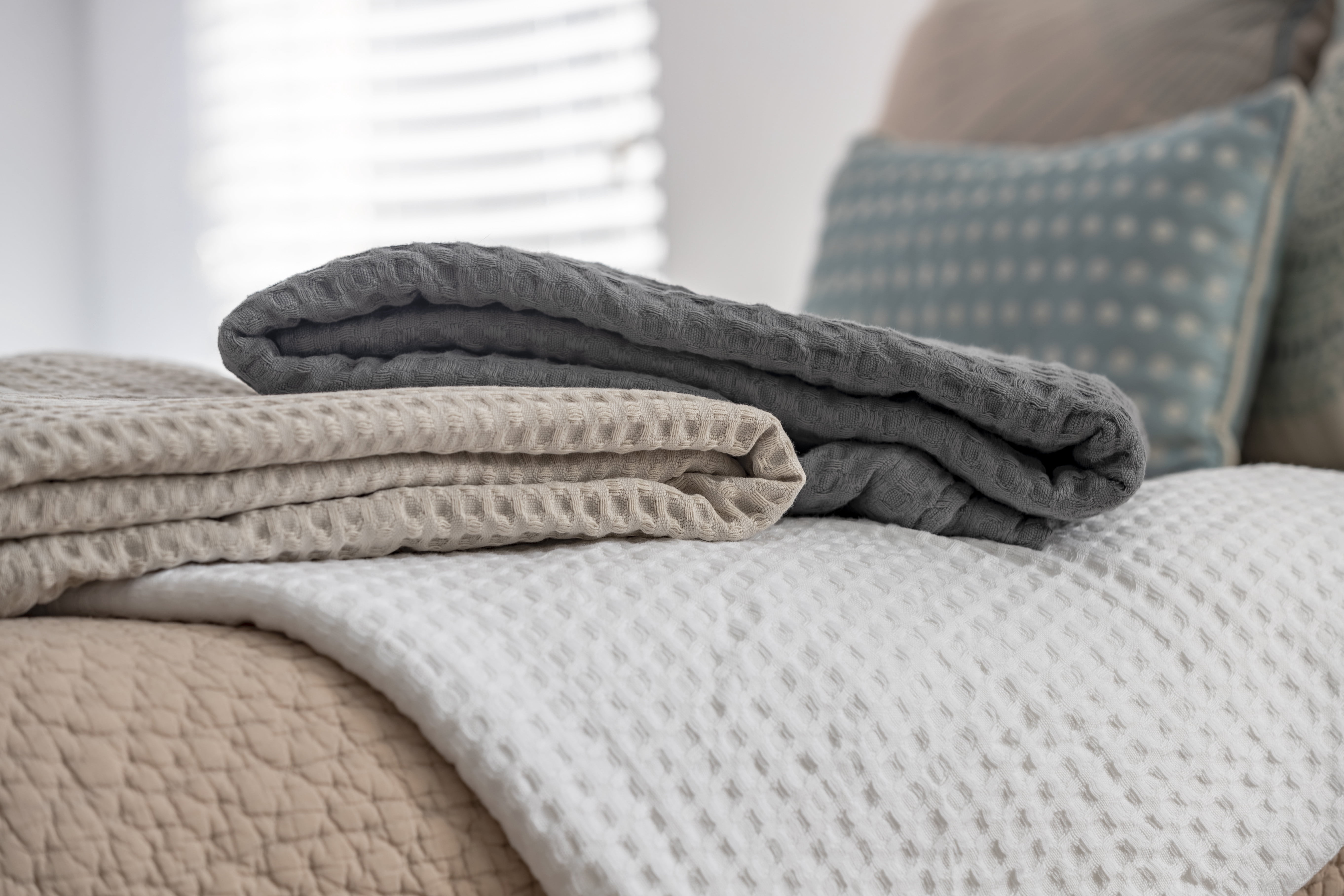 100% Cotton Waffle Bed Blanket, King, White