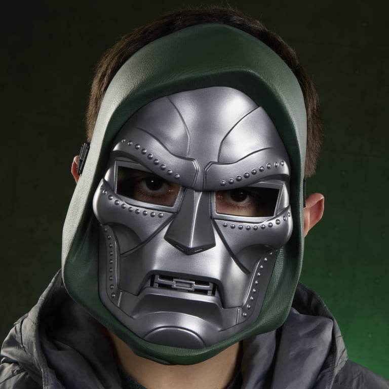 Marvel Avengers: Doomsday Doctor Doom Costume Action Set photo 8