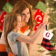 thumbnail image 4 of Medias navideñas de 7 pulgadas Medias navideñas clásicas con cuadros escoceses rojos Medias navideñas con letras Medias colgantes con puños de felpa de piel sintética, 4 of 4