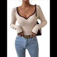 thumbnail image 2 of Camiseta de Larga con Escote Corazón para Mujer, de Punto Acanalado y Ribete en Contraste. Albaricoque L, 2 of 8