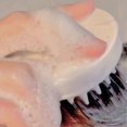 thumbnail image 3 of Cepillo masajeador para el cuero cabelludo, ideal para una limpieza profunda y un masaje relajante del cabello., 3 of 5