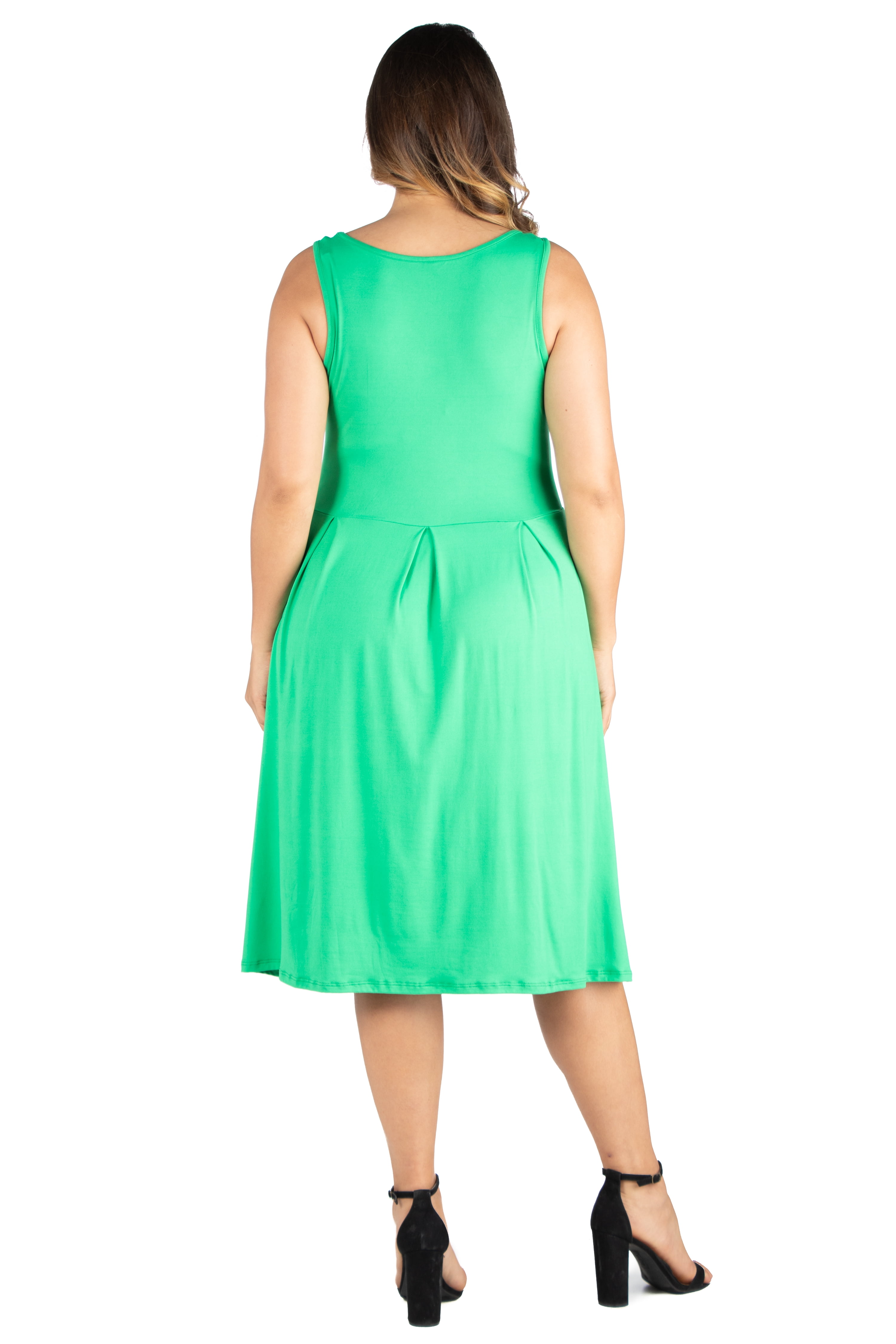 Women’s Plus Size Sleeveless Midi Fit and Flare Pocket Dress