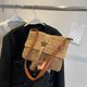 thumbnail image 4 of Bolso cruzado de paja informal a la moda, Bolso tejido a mano con borlas y estrellas en la playa (caqui), 4 of 6