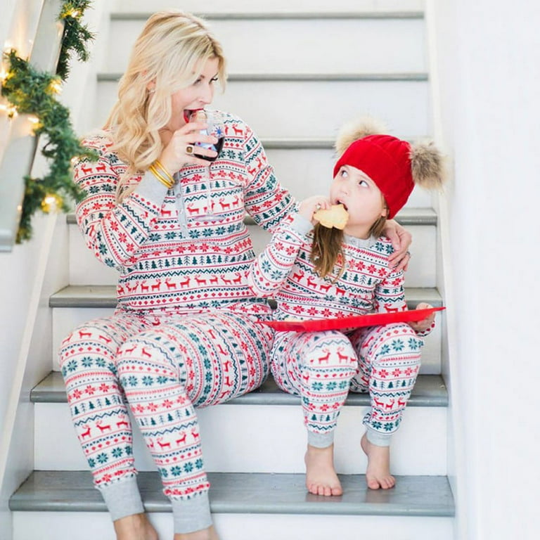 Mom and daughter matching pajamas christmas 2025
