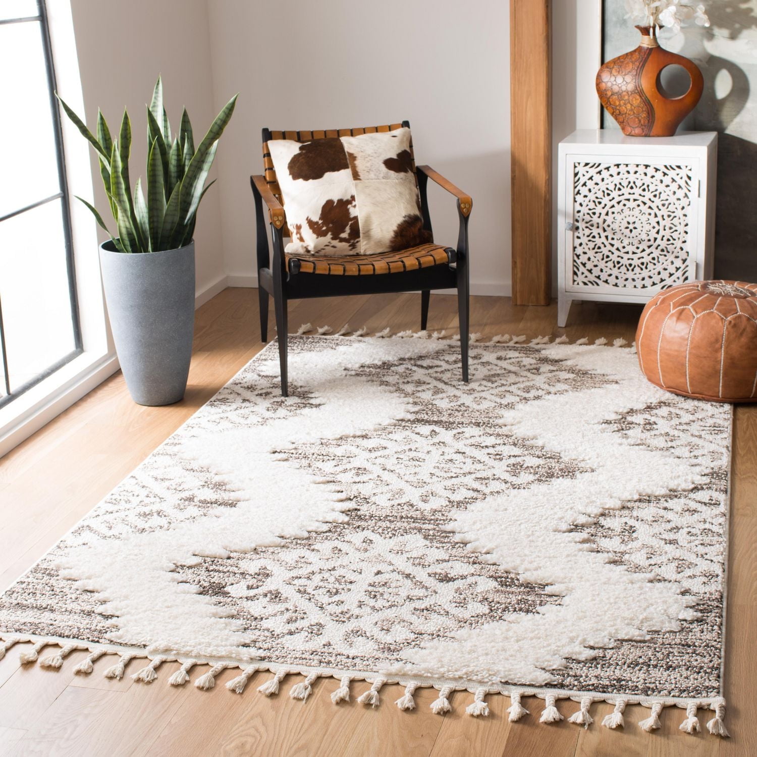Safavieh Moroccan Tassel Shag Desmond Southwestern Area Rug