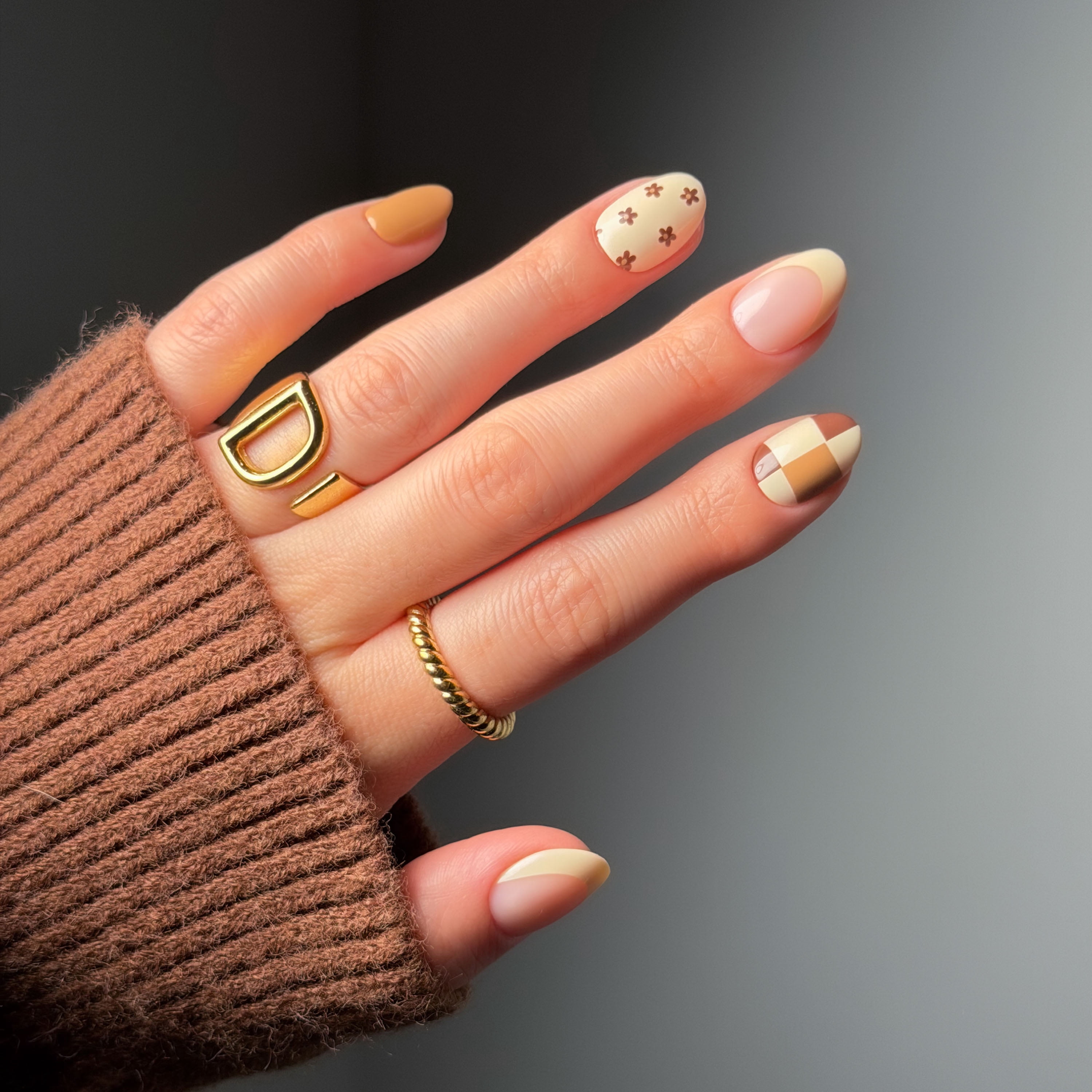 Salon Perfect Halloween Chill Short Round Press-On Nails with Glue & File, Checkered, 30 Pieces